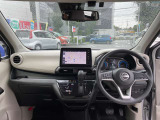 シンプルな運転席回りで操作も楽です