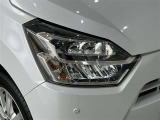 LEDヘッドライトです。デザイン性がよくとても明るいので、夜間の走行や悪天候でも安心です。しかも長寿命!