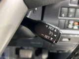 【クルーズコントロール】高速道路もラクラク走行。アクセルを離しても一定速度で走行ができ、長距離運転時の負担を軽減!加速・減速も簡単なスイッチ操作で調整できます。