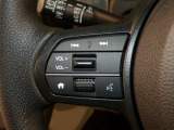 【ステアリングリモコン】ステアリングにオーディオ調節可能なスイッチが装備されていますので運転中でも視線をそらさずにオーディオの調節が可能です!