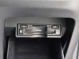 広がる運転支援サービスETC2.0搭載。全国の高速道路に設置されたITSスポットと双方向通信を図り、広域な道路交通情報や安全運転をサポートする情報を得て、音声やナビ画面上にタイムリーにお知らせします。