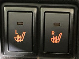 【シートヒーター】シートを温めてくれる暖房機器です!長時間座っていると負担が掛かりやすい背中や腰、または冬場などの寒い日に冷えやすい脚部に快適なぬくもりを伝えます。