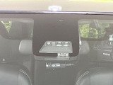 【プリクラッシュセーフティ】前方の車両等を検知し、衝突しそうな時は警報で注意を促し、ブレーキを踏む力をサポート。ブレーキを踏めなかった場合は衝突被害軽減ブレーキが作動、衝突回避をサポートします。