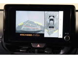 パノラミックビューモニター付きです。車両を上から見たような映像をディスプレイオーディオ画面に表示。運転席からの目視だけでは見にくい、車両周辺の状況をリアルタイムでしっかり確認できます。