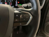 ミリ波レーダーとカメラを組み合わせたLEXUS Safety System。長距離の高速走行が快適になる、全車速追従型のレーダークルーズコントロールに対応しています。