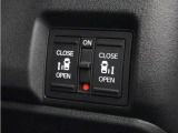 ◆両側電動スライドドア◆狭い駐車場でも乗り降りが楽々♪お子様が隣の車にドアを当ててしまう心配もございません!小さなお子様連れの方もこれで安心。