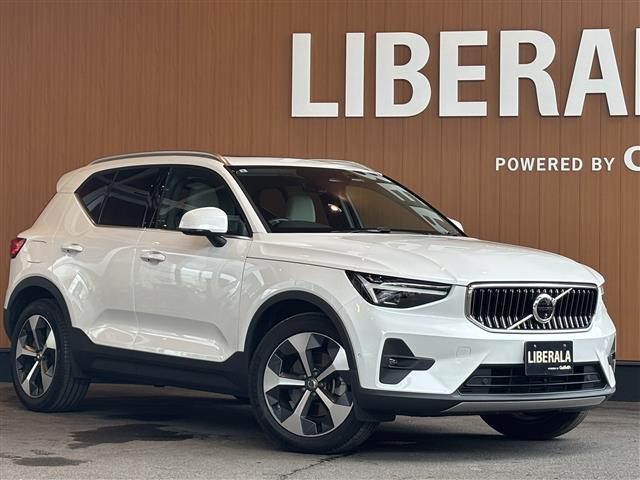 XC40 ウルトラ B4 AWD 4WD 本革シート