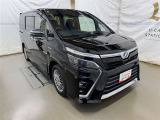 広々とした車内空間に優れた燃費性能。更にデザインも上質で人気のお車です!