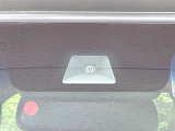 【ホンダセンシング】走行中に前方の車両等を認識し、衝突しそうな時は警報とブレーキで衝突回避と被害軽減をアシスト。より安全にドライブをお楽しみいただけます。
