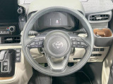 【ステアリングヒーター】冬場に冷たくなりやすい革巻きステアリングを、スイッチ一つで素早く適温に!エアコンよりも早く温まってくれるので、寒い日の運転も快適になりますね♪