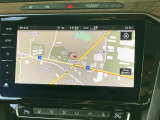 タッチスクリーンを採用。従来のナビゲーションシステムの域を超える、車両を総合的に管理するインフォテイメントシステムです。
