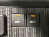 寒い日のドライブを快適にする運転席&助手席シートヒーターが付いてます。アクセサリーソケット(12V/120W)も装備されています。