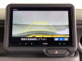 便利な3ビュー切り替え、ガイド線表示付きのバックカメラです。後退時、後方の視界をサポートします