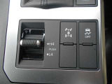 4WD切り替えスイッチです!デフロックも付いてます(^^♪