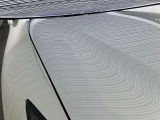 ボンネット1cm〜5cmほどのへこみが複数ある車両となっております。