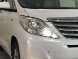HIDヘッドライトです。デザイン性がよくとても明るいので、夜間の走行や悪天候でも安心です。