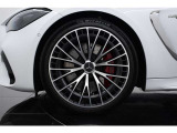 通常モデルのCLEクーペと比べ全幅が75ミリメートル拡大され見た目からもAMGらしいボディラインとなっております。
