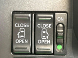 【両側パワースライドドア】スマートキーや運転席のスイッチで後席両側スライドドアの開閉が可能♪電動だから力を入れてドアを開ける必要が無く、小さなお子様でも簡単に開け閉めでき快適です♪