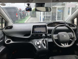 【運転席・インパネまわり】ハンドル・シート・フロアーなど隅々までプロによるクリーニング済み☆彡キレイな車内でドライブが一層快適にお楽しみいただけます!!