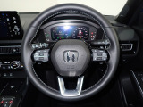 ハンドル左側にはオーディオ操作が出来るオーディオリモートコントロールスイッチ、右側にはHonda SENSINGとオートクルーズコントロールのスイッチを装備!