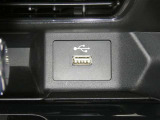 【充電用USB端子】デバイスの充電に便利です。※実際の接続端子は写真で確認or店舗までご気軽にお問合せください♪
