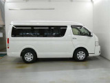 この度は、当社の展示車をご覧いただきまして、誠に有難うございます。自信をもってお勧めできる車となりますので、ごゆっくりご覧頂きたいと思います。