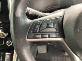 ステアリングにオーディオ操作スイッチが付いています。オーディオ画面に直接タッチしなくても操作が出来ますので、運転に集中できます。