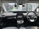 【運転席・インパネまわり】ハンドル・シート・フロアーなど隅々までプロによるクリーニング済み☆彡キレイな車内でドライブが一層快適にお楽しみいただけます!!
