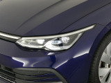 【IQ.LEDヘッドライト】フロントカメラで対向車や先行車を検知し、最適な配光を可能とした最新のヘッドライトシステムです。
