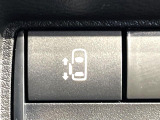 【パワースライドドア】スマートキーや運転席のスイッチでスライドドアの開閉が可能♪電動だから力を入れてドアを開ける必要が無く、小さいお子様でも、重い荷物を持っている時もラクに開け閉めできます♪