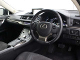 運転席廻りです。