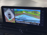 【アラウンドビューモニター】専用のカメラにより、上から見下ろしたような視点で360度クルマの周囲を確認することができます☆死角部分も確認しやすく、狭い場所での切り返しや駐車もスムーズに行えます。