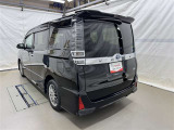 走りにこだわりながら収納力も持ち合わせたお車です。