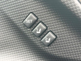 【メモリー機能付きパワーシート】ドライバーごとに設定したシート位置を記憶して、ボタン一つで切り替えできる便利な機能!運転する方が複数名いらっしゃるご家庭におすすめです♪