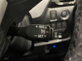 【クルーズコントロール】アクセル操作をしなくても車が自動でスピードを保ってくれ、高速道路での長距離走行が楽に♪