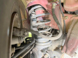 お車を安心してお乗りいただく為には、足回りの定期点検が欠かせません。サービスサポート(有償保証)では無料点検もご提供しており、安心のカーライフをお過ごしいただけるサポート体制が整っています。
