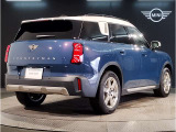 MINIのお車は、&ldquo;駆け抜ける歓び&rdquo;を体現しております。走行の安定性とコーナリングの良さを追求し、思い通りにハンドルの操作可能です。