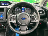 インテリアに合わせたデザインのステアリングは、運転される方のことも考え、運転しやすい形状、大きさです。是非一度、実際に触ってお確かめください。