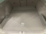 ●レザーシート● 見た目の高級感とともに、適度にホールドされるシートは運転時の疲労軽減の効果があります。メンテナンスがご心配の方はインテリアコーティングによって購入時のクオリティを維持いたします。