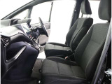 見通しのよいすっきりとした視界で、誰でも運転しやすいです。運転のしやすさは疲れにくさにも繋がりますよ♪