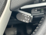 高速道路で便利な【クルーズコントロール】も装着済み。アクセルを離しても一定速度で走行ができる装備です。加速減速もスイッチ操作でOKです。