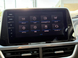タッチパネルの純正ナビゲーション「ディスカバープロ」。Bluetooth、App-Connectなどの機能を搭載しています。