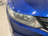 LEDヘッドライトは、点灯の瞬間から最大光量を発揮し、突然暗くなるトンネルなどでの安定感を高めます。