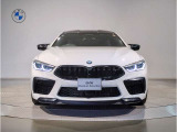 【キドニーグリル】BMWは約90年もの間、ほぼ全ての車両にひと目でBMWだと分かるこの特徴的なフロントグリルが備えられ、デザイン・アイコンとして親しまれてきました。