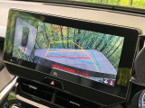 【パノラミックビューモニター】専用のカメラにより、上から見下ろしたような視点で360度クルマの周囲を確認することができます☆死角部分も確認しやすく、狭い場所での切り返しや駐車もスムーズに行えます。