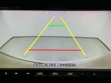 【バックカメラ】駐車時に後方がリアルタイム映像で確認できます。大型商業施設や立体駐車場での駐車時や夜間のバック時に大活躍!運転スキルに関わらず今や必須となった装備のひとつです!