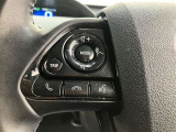 【ステアリングスイッチ付ハンドル】ナビゲーションに視線を移さず、ハンドルから手を離さず、運転に集中したまま手元でオーディオ操作できます♪