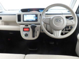 ぜひ展示車の運転席に座ってみてください。