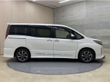 全車1年間の走行距離無制限のロングラン保証付きです。また、さらに安心をお求めの方には1年〜2年の保証延長ができる「ロングラン&alpha;保証」(有償)もお選びいただけます。