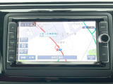 ●VW純正ナビ:一体感のあるナビは、高級感ある車内を演出してくれます。Bluetooth再生などオーディオ機能も充実しておりますので、運転もより楽しめます♪